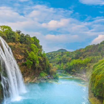 贵阳+荔波小七孔景区+西江千户苗寨+黄果树景区5日4晚跟团游 贵阳+荔波小七孔景区+西江千户苗寨+黄果树景区5日4晚跟团游