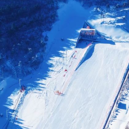 亲近自然江西七星岭雪域畅滑+汤里温泉二日亲子营 亲近自然江西七星岭雪域畅滑+汤里温泉二日亲子营