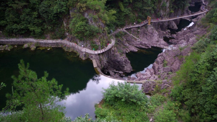 浙江磐安 磐安水下孔景区 舞龙峡景区 乌石村4日3晚私家团