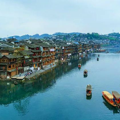 张家界+天门山+湘西+凤凰县5日4晚拼小团 张家界+天门山+湘西+凤凰县5日4晚拼小团