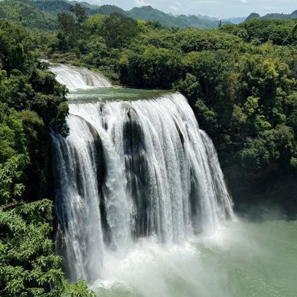 毕节+乌蒙大草原+百里杜鹃风景区+黄果树景区+荔波小七孔景区+西江千户苗寨6日5晚私家团 毕节+乌蒙大草原+百里杜鹃风景区+黄果树景区+荔波小七孔景区+西江千户苗寨6日5晚私家团