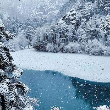 成都+九寨沟+黄龙风景名胜区+三星堆博物馆7日6晚私家团 成都+九寨沟+黄龙风景名胜区+三星堆博物馆7日6晚私家团