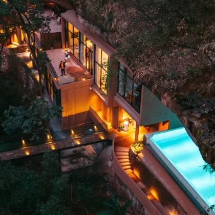 贵阳+织金洞+赤水丹霞+贵州乌江寨国际旅游度假区5日4晚私家团 贵阳+织金洞+赤水丹霞+贵州乌江寨国际旅游度假区5日4晚私家团