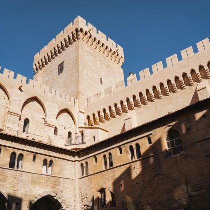 法国9日8晚私家团 法国9日8晚私家团