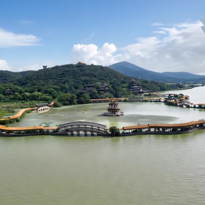 湛江+湖光岩+特呈岛+金沙湾+鼎龙湾德萨斯水世界+寸金动物园5日4晚私家团 湛江+湖光岩+特呈岛+金沙湾+鼎龙湾德萨斯水世界+寸金动物园5日4晚私家团
