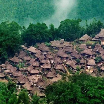 云南昆明+翁丁佤族原始群居村落+龙摩爷圣地+石门峡+景迈千年万亩古茶园+景真八角亭+娜允古镇7日6晚跟团游 云南昆明+翁丁佤族原始群居村落+龙摩爷圣地+石门峡+景迈千年万亩古茶园+景真八角亭+娜允古镇7日6晚跟团游