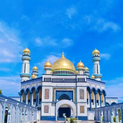 文莱达鲁萨兰国+奥马尔·阿里·赛义夫丁苏丹清真寺+十亿桶原油纪念碑+水晶公园+努洛伊曼皇宫+苏丹纪念馆+杰米清真寺+甘榜亚逸4日3晚私家团 文莱达鲁萨兰国+奥马尔·阿里·赛义夫丁苏丹清真寺+十亿桶原油纪念碑+水晶公园+努洛伊曼皇宫+苏丹纪念馆+杰米清真寺+甘榜亚逸4日3晚私家团