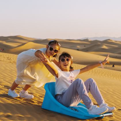 户外活动·追星少年趣探沙漠宁夏6天5晚亲子游【2晚特色沙漠景观民宿+五大主题研学活动·非遗泥哇呜手工|麦草方格治沙研学|天文导师观星|穿越西夏陵深度解密|沙漠狂欢项目+1天跟拍沙漠大片+全程亲子领队】 户外活动·追星少年趣探沙漠宁夏6天5晚亲子游【2晚特色沙漠景观民宿+五大主题研学活动·非遗泥哇呜手工|麦草方格治沙研学|天文导师观星|穿越西夏陵深度解密|沙漠狂欢项目+1天跟拍沙漠大片+全程亲子领队】