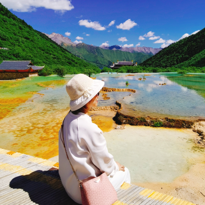 九寨沟+黄龙风景名胜区+四姑娘山4日3晚跟团游