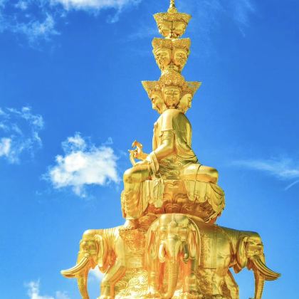 重庆+武隆天生三桥+洪崖洞民俗风貌区+乐山大佛+峨眉山+三星堆博物馆+都江堰景区+成都9日8晚拼小团 重庆+武隆天生三桥+洪崖洞民俗风貌区+乐山大佛+峨眉山+三星堆博物馆+都江堰景区+成都9日8晚拼小团