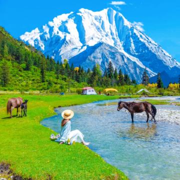 成都+九寨沟+四姑娘山景区+黄龙风景名胜区6日5晚拼小团 成都+九寨沟+四姑娘山景区+黄龙风景名胜区6日5晚拼小团