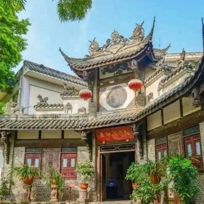 历史人文·成都6天夏令营川蜀文化主题研学【川蜀文化营】+【品味川蜀文化 深度体验成都】+【都江堰、电子科大、熊猫基地】+【杜甫草堂、熊猫剧院、川菜博物馆】 历史人文·成都6天夏令营川蜀文化主题研学【川蜀文化营】+【品味川蜀文化 深度体验成都】+【都江堰、电子科大、熊猫基地】+【杜甫草堂、熊猫剧院、川菜博物馆】