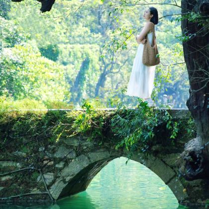 贵州黄果树景区+荔波小七孔景区+贵州乌江寨国际旅游度假区5日4晚拼小团 贵州黄果树景区+荔波小七孔景区+贵州乌江寨国际旅游度假区5日4晚拼小团