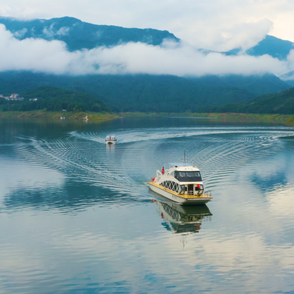 瓦屋山风景区+柳江古镇旅游风景区+雅女湖4日3晚私家团 瓦屋山风景区+柳江古镇旅游风景区+雅女湖4日3晚私家团