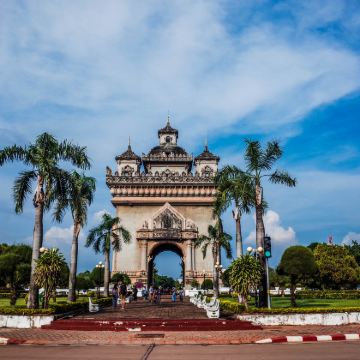 老挝万象+万荣+琅勃拉邦8日7晚私家团 老挝万象+万荣+琅勃拉邦8日7晚私家团