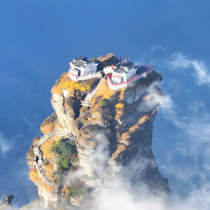 贵阳+黄果树景区+荔波小七孔景区+西江千户苗寨+梵净山6日5晚跟团游 贵阳+黄果树景区+荔波小七孔景区+西江千户苗寨+梵净山6日5晚跟团游