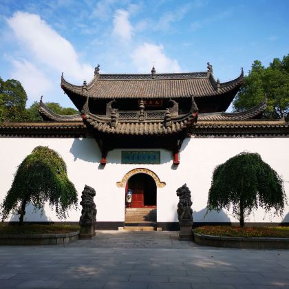 马鞍山市博物馆+小九华寺+长江不夜城+采石矶+陋室公园+鸡笼山国家森林公园+褒禅山景区+运漕古镇4日3晚跟团游 马鞍山市博物馆+小九华寺+长江不夜城+采石矶+陋室公园+鸡笼山国家森林公园+褒禅山景区+运漕古镇4日3晚跟团游