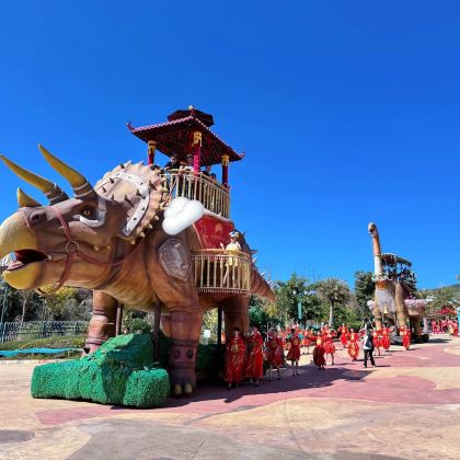 昆明+元谋土林+世界恐龙谷+石林风景区6日5晚私家团 昆明+元谋土林+世界恐龙谷+石林风景区6日5晚私家团