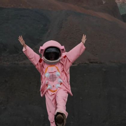 呼和浩特+辉腾锡勒草原+乌兰哈达火山地质公园+响沙湾5日4晚跟团游 呼和浩特+辉腾锡勒草原+乌兰哈达火山地质公园+响沙湾5日4晚跟团游