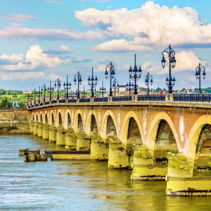 法国巴黎+图尔+利摩日+波尔多5日4晚私家团 法国巴黎+图尔+利摩日+波尔多5日4晚私家团