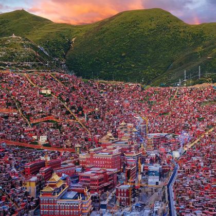 色达+格萨尔王城+稻城亚丁+四姑娘山8日7晚私家团 色达+格萨尔王城+稻城亚丁+四姑娘山8日7晚私家团
