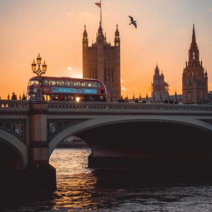 英国13日11晚私家团 英国13日11晚私家团