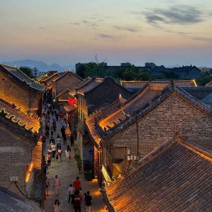 淄博周村古商城+八大局便民市场+中国陶瓷琉璃馆+山东文旅·红叶柿岩旅游区3日2晚跟团游 淄博周村古商城+八大局便民市场+中国陶瓷琉璃馆+山东文旅·红叶柿岩旅游区3日2晚跟团游