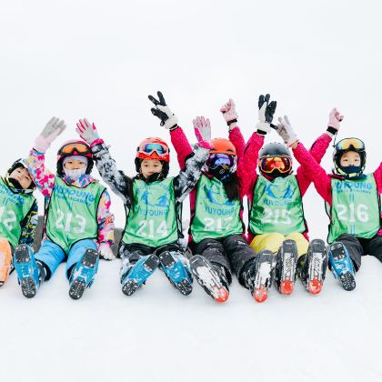 滑雪·河北涞源七山5天4晚独立营【冰雪冠jun滑雪营】教练1:2/1:3;和国家队同吃同住 !雪好人少不排队,每天任性滑够5h+ 去奥运滑雪训练基地,在人少雪好的高山雪道,做超越自我的 滑雪·河北涞源七山5天4晚独立营【冰雪冠jun滑雪营】教练1:2/1:3;和国家队同吃同住 !雪好人少不排队,每天任性滑够5h+ 去奥运滑雪训练基地,在人少雪好的高山雪道,做超越自我的