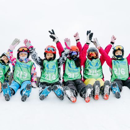 滑雪·河北涞源七山5天4晚独立营【冰雪冠jun滑雪营】教练1:2/1:3;和国家队同吃同住 !雪好人少不排队,每天任性滑够5h+ 去奥运滑雪训练基地,在人少雪好的高山雪道,做超越自我的滑雪人 滑雪·河北涞源七山5天4晚独立营【冰雪冠jun滑雪营】教练1:2/1:3;和国家队同吃同住 !雪好人少不排队,每天任性滑够5h+ 去奥运滑雪训练基地,在人少雪好的高山雪道,做超越自我的滑雪人