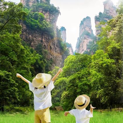 长沙+韶山旅游区+张家界+凤凰9日8晚私家团 长沙+韶山旅游区+张家界+凤凰9日8晚私家团