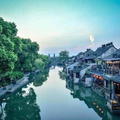 上海+杭州+乌镇+迪士尼度假区4日3晚跟团游