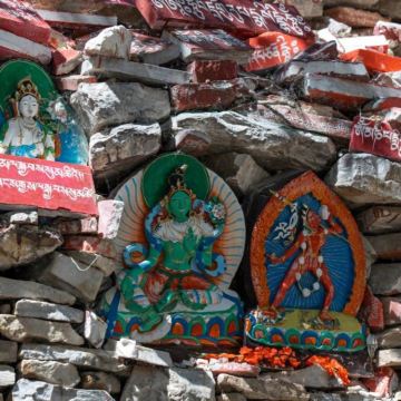 玉树市+三江源国家公园+新寨嘉那嘛呢石经城+龙羊峡+尕尔寺大峡谷生态旅游区+可可西里+察尔汗盐湖+大柴旦翡翠湖旅游景区12日11晚私家团 玉树市+三江源国家公园+新寨嘉那嘛呢石经城+龙羊峡+尕尔寺大峡谷生态旅游区+可可西里+察尔汗盐湖+大柴旦翡翠湖旅游景区12日11晚私家团