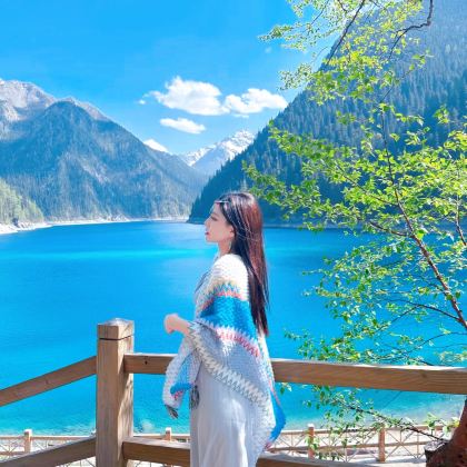 成都+九寨沟+黄龙风景名胜区+四姑娘山5日4晚拼小团 成都+九寨沟+黄龙风景名胜区+四姑娘山5日4晚拼小团
