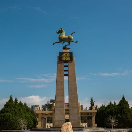 西宁+青海湖+茶卡盐湖+敦煌+嘉峪关+张掖8日7晚跟团游 西宁+青海湖+茶卡盐湖+敦煌+嘉峪关+张掖8日7晚跟团游