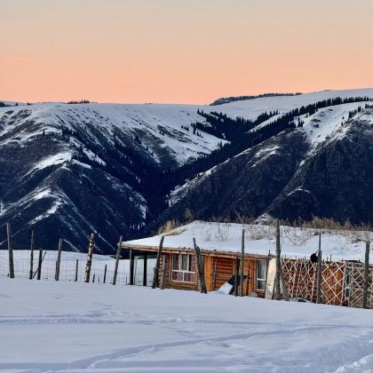 新疆乌鲁木齐+喀纳斯+世界魔鬼城+赛里木湖+那拉提旅游风景区10日9晚私家团 新疆乌鲁木齐+喀纳斯+世界魔鬼城+赛里木湖+那拉提旅游风景区10日9晚私家团