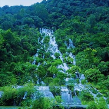 贵阳+黄果树+荔波+西江千户苗寨5日4晚跟团游 贵阳+黄果树+荔波+西江千户苗寨5日4晚跟团游