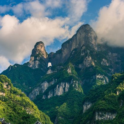 张家界+天门山+湘西+凤凰5日4晚跟团游 张家界+天门山+湘西+凤凰5日4晚跟团游