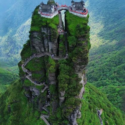 贵阳+荔波+西江千户苗寨+镇远古城+黄果树景区+梵净山6日5晚跟团游 贵阳+荔波+西江千户苗寨+镇远古城+黄果树景区+梵净山6日5晚跟团游