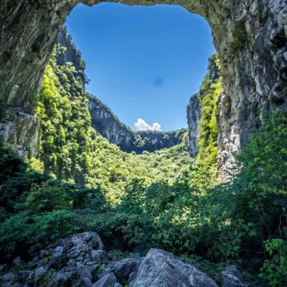 湘西+星德山+槟榔谷+坐龙峡风景区+芙蓉镇+鬼溪大峡谷+德夯苗寨6日5晚跟团游 湘西+星德山+槟榔谷+坐龙峡风景区+芙蓉镇+鬼溪大峡谷+德夯苗寨6日5晚跟团游