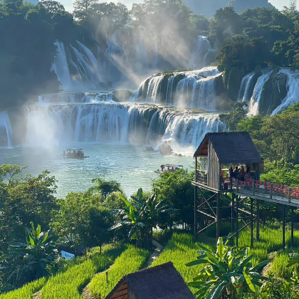 广西南宁+德天瀑布+明仕田园+浩坤湖+三门海+巴马5日4晚拼小团 广西南宁+德天瀑布+明仕田园+浩坤湖+三门海+巴马5日4晚拼小团