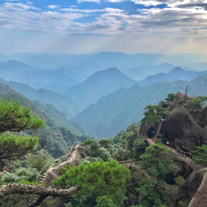 南昌+庐山+景德镇+婺源+三清山5日4晚跟团游