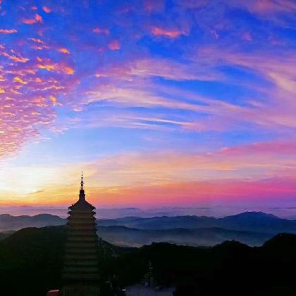 牛河梁国家考古遗址公园+龙腾温泉度假村+佑顺寺+朝阳北塔+朝阳鸟化石国家地质公园3日2晚私家团 牛河梁国家考古遗址公园+龙腾温泉度假村+佑顺寺+朝阳北塔+朝阳鸟化石国家地质公园3日2晚私家团