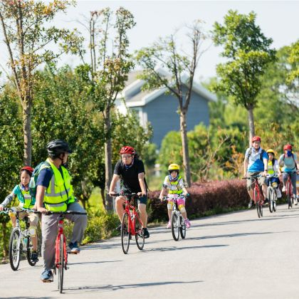 户外活动【骑行上海】1日亲子营｜骑行很酷，20km是突破，而40km一定是坚持和超越【提供专业自行车+装备（头盔/护膝/护肘），专业领骑+美拍摄影师等，带给您更好的亲子骑行体验】