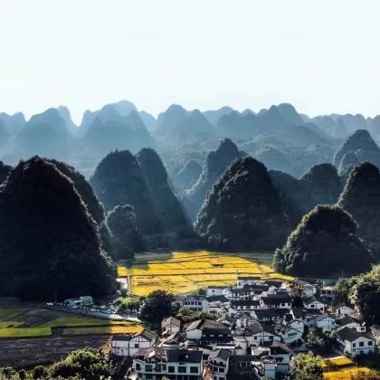 贵阳+黄果树瀑布+龙宫+紫云格凸河风景名胜区+双乳峰景区+万峰林景区+万峰湖+兴义地质公园博物馆+峰林布依景区+马岭河峡谷+雨补鲁天坑风景区6日5晚拼小团 贵阳+黄果树瀑布+龙宫+紫云格凸河风景名胜区+双乳峰景区+万峰林景区+万峰湖+兴义地质公园博物馆+峰林布依景区+马岭河峡谷+雨补鲁天坑风景区6日5晚拼小团