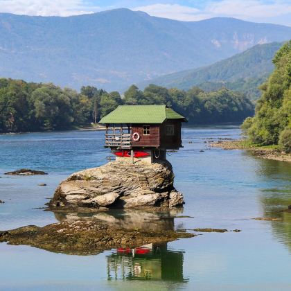 塞尔维亚+波黑+黑山+阿尔巴尼亚10日私家团 塞尔维亚+波黑+黑山+阿尔巴尼亚10日私家团