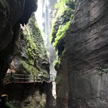 重庆+金刀峡+天眼洞花岭风景区+金刚碑·温泉老村+长江索道+磁器口古镇5日4晚私家团 重庆+金刀峡+天眼洞花岭风景区+金刚碑·温泉老村+长江索道+磁器口古镇5日4晚私家团