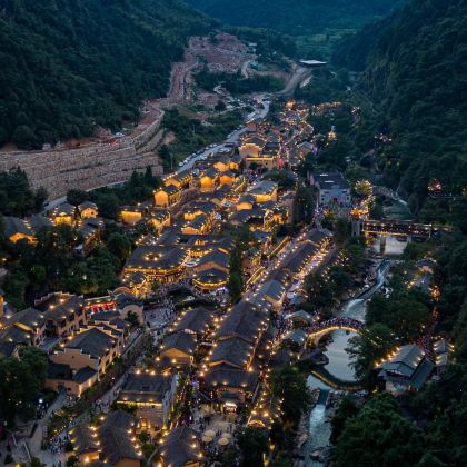 江西南昌+庐山市+婺源+景德镇+三清山风景区+望仙谷5日4晚跟团游 江西南昌+庐山市+婺源+景德镇+三清山风景区+望仙谷5日4晚跟团游