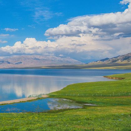 新疆伊宁市+赛里木湖+那拉提草原7日跟团游