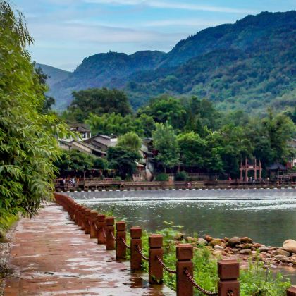 瓦屋山风景区+柳江古镇旅游风景区+峨眉山+乐山大佛5日4晚私家团 瓦屋山风景区+柳江古镇旅游风景区+峨眉山+乐山大佛5日4晚私家团