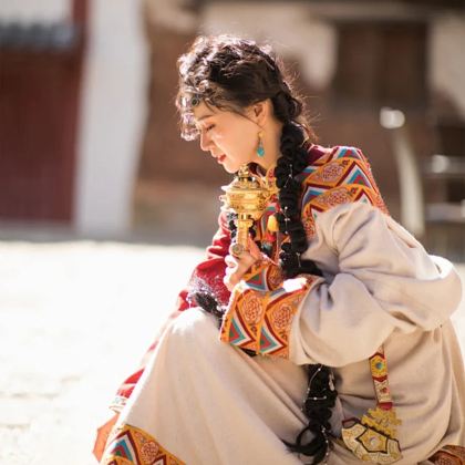 四姑娘山+墨石公园景区+塔公草原+鱼子西+康定情歌风景区+中国贡嘎山海螺沟+泸定桥4日3晚私家团 四姑娘山+墨石公园景区+塔公草原+鱼子西+康定情歌风景区+中国贡嘎山海螺沟+泸定桥4日3晚私家团